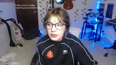 Snapshot of lovely_cass chatting on 11.26.25 Cassie online show from 11.26.25