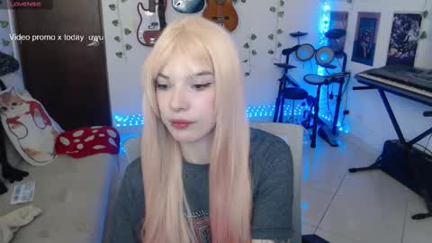 Snapshot of lovely_cass chatting on 12.22.25 Cassie online show from 12.22.25