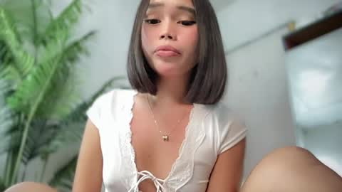 lovely_cittie18 online show from 04.17.26