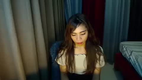 Snapshot of lovely_cummerx chatting on 12.21.25 JAM online show from 12.21.25