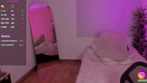 Snapshot of lovely_emma18 chatting on 02.28.26 Emma online show from 02.28.26