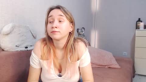 Snapshot of lovely_hayley chatting on 12.01.25 Lovely Hayley online show from 12.01.25