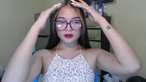 Lovely Laura online show from 01.05.25