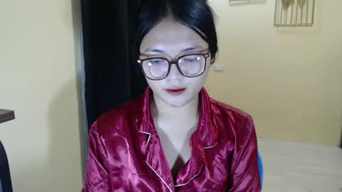 Lovely Laura online show from 03.07.25