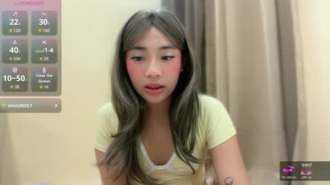 lovely_leah23 online show from 04.14.26