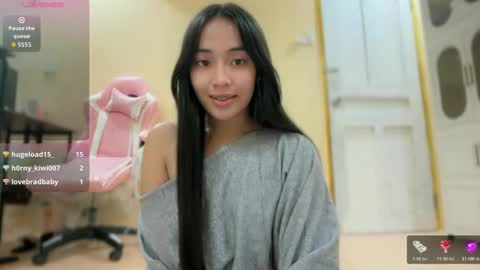 lovely_leah23 online show from 04.18.26
