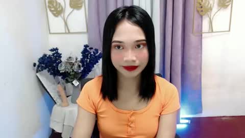 lovely_lianne online show from 11.20.25