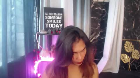 Snapshot of lovely_oliviax chatting on 03.12.26 KATE online show from 03.12.26