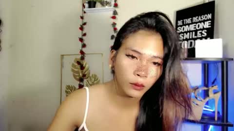 Snapshot of lovely_oliviax chatting on 04.12.26 KATE online show from 04.12.26