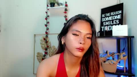 Snapshot of lovely_oliviax chatting on 04.12.26 KATE online show from 04.12.26
