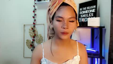 Snapshot of lovely_oliviax chatting on 04.14.26 KATE online show from 04.14.26