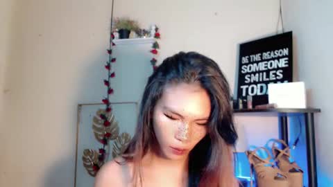 Snapshot of lovely_oliviax chatting on 04.18.26 KATE online show from 04.18.26