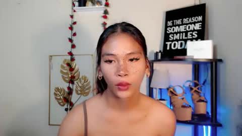 Snapshot of lovely_oliviax chatting on 04.24.26 KATE online show from 04.24.26