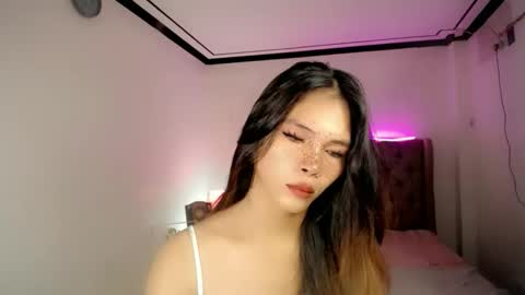 Snapshot of lovely_oliviax chatting on 05.14.26 KATE online show from 05.14.26