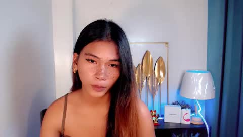 Snapshot of lovely_oliviax chatting on 05.25.26 KATE online show from 05.25.26
