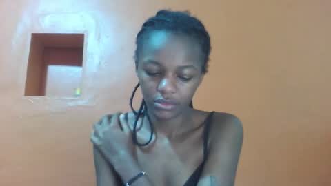 Snapshot of lovely_yvonne chatting on 10.15.25 Lovely yvonne online show from 10.15.25