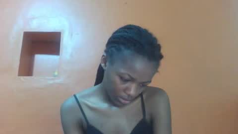Snapshot of lovely_yvonne chatting on 10.15.25 Lovely yvonne online show from 10.15.25