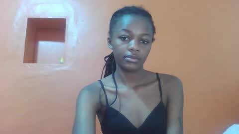 Snapshot of lovely_yvonne chatting on 10.16.25 Lovely yvonne online show from 10.16.25
