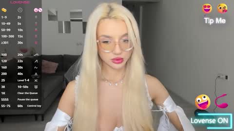 lovelybianca_ online show from 02.15.26