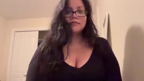 Snapshot of lovelykatiebabe chatting on 10.17.25 lovelykatiebabe online show from 10.17.25