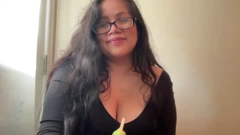 Snapshot of lovelykatiebabe chatting on 10.17.25 lovelykatiebabe online show from 10.17.25