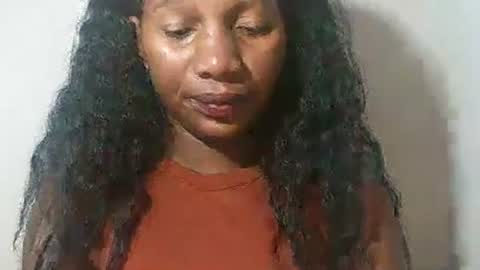 lovelylarra online show from 02.28.26