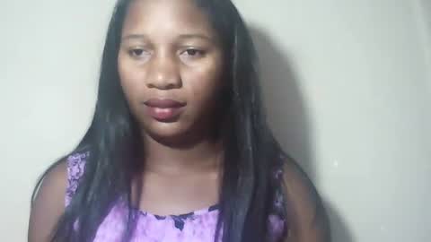 lovelylarra online show from 04.12.26