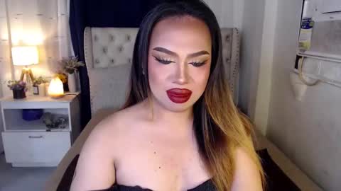 Snapshot of lovelymarie69 chatting on 01.12.25 Rebeca online show from 01.12.25