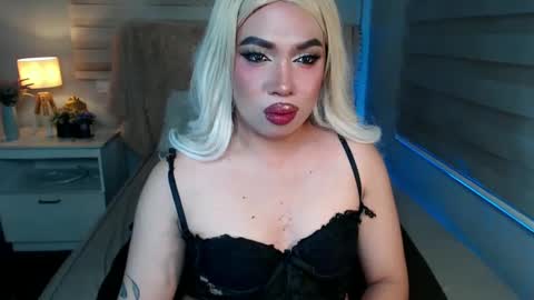 Snapshot of lovelymarie69 chatting on 02.26.25 Rebeca online show from 02.26.25