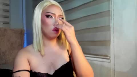 Snapshot of lovelymarie69 chatting on 09.11.25 Rebeca online show from 09.11.25