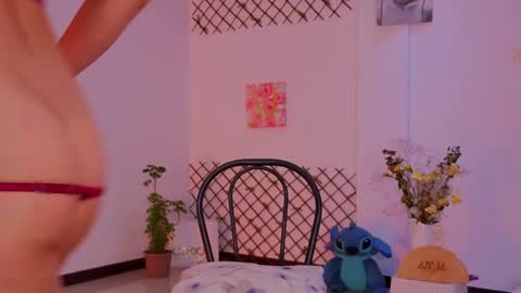 Snapshot of lovelymoon_ chatting on 05.15.26 lovelymoon_ online show from 05.15.26