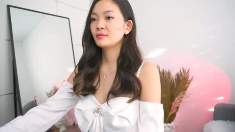 kim online show from 02.20.25