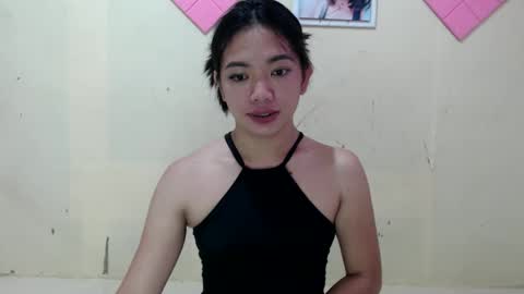 Snapshot of lovelypetitebigcock chatting on 12.26.24 lovelypetitebigcock online show from 12.26.24