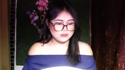 Snapshot of lovelypinaychubsx chatting on 12.19.25 lovely online show from 12.19.25