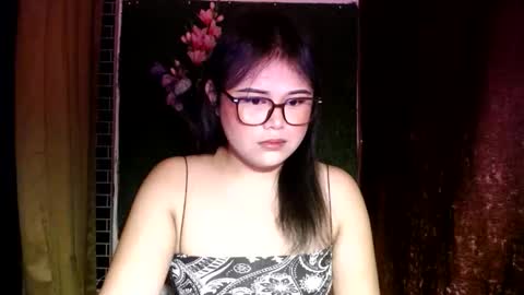 Snapshot of lovelypinaychubsx chatting on 12.20.25 lovely online show from 12.20.25