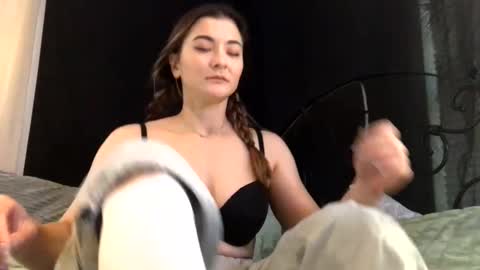 Queen Aria  online show from 03.12.25