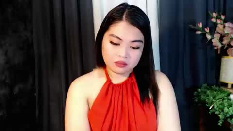 Snapshot of lovelyrhean chatting on 09.20.25 Rhean online show from 09.20.25