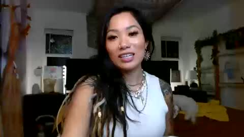 lovelyxmacii online show from 10.12.25