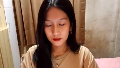 Snapshot of loveme_fiona chatting on 12.15.25 loveme_fiona online show from 12.15.25