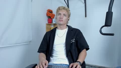 Snapshot of lover_fitnessboy chatting on 09.09.25 kevin online show from 09.09.25