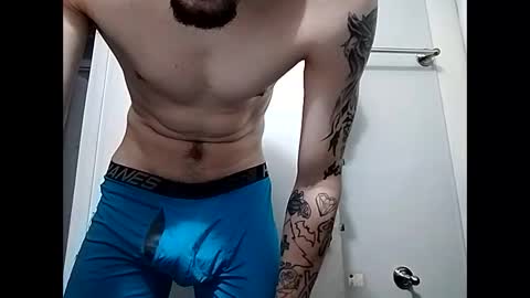 Snapshot of loverboy4411 chatting on 01.08.25 loverboy4411 online show from 01.08.25