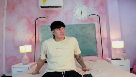 Snapshot of loverebels_ chatting on 11.09.25 loverebels_ online show from 11.09.25