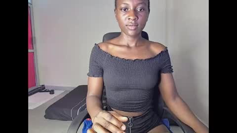 Snapshot of lovergirl2003 chatting on 01.21.25 Kate online show from 01.21.25