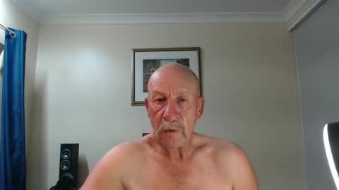 Snapshot of lovesblackazz chatting on 12.20.24 Lovesblackazz online show from 12.20.24