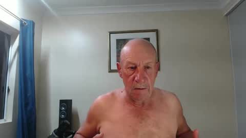 Snapshot of lovesblackazz chatting on 12.27.24 Lovesblackazz online show from 12.27.24