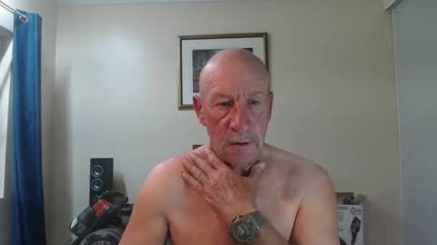 Snapshot of lovesblackazz chatting on 01.05.25 Lovesblackazz online show from 01.05.25