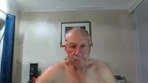 Snapshot of lovesblackazz chatting on 02.10.25 Lovesblackazz online show from 02.10.25