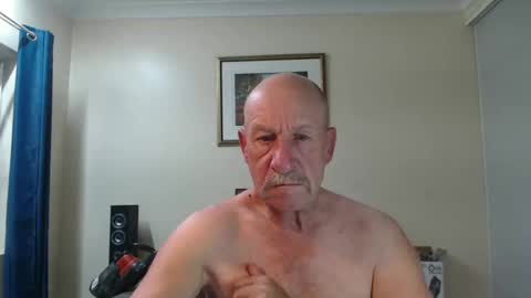 Snapshot of lovesblackazz chatting on 02.11.25 Lovesblackazz online show from 02.11.25