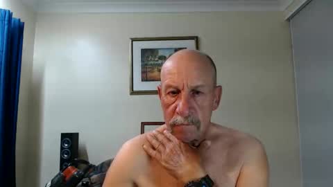 Snapshot of lovesblackazz chatting on 11.05.25 Lovesblackazz online show from 11.05.25