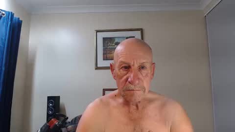 Snapshot of lovesblackazz chatting on 11.30.25 Lovesblackazz online show from 11.30.25